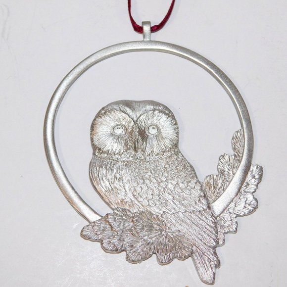2013 Amos Pewter Canada 3" Circle Owl Christmas Ornament - Picture 1 of 6